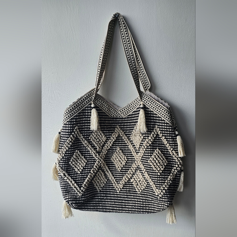 H&M Tasselled shopper -Black and Cream Geometric Tote Bag     B-37
